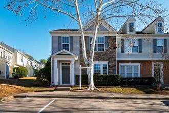 Building Photo - Beautiful End-Unit Townhome in Sought-After Breckenridge!