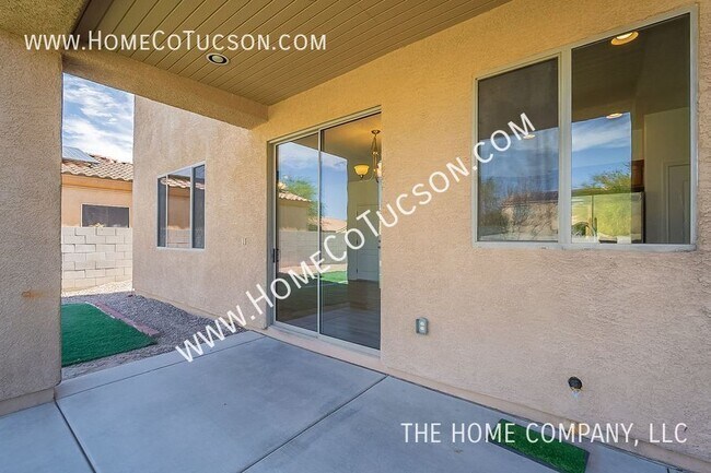 Building Photo - 6645 E Gehrig Ln