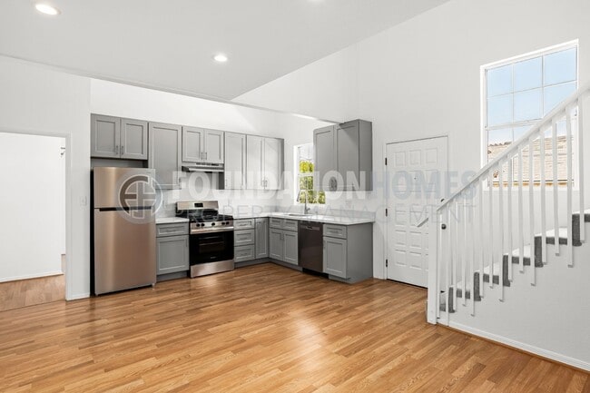 Primary Photo - Bright & Modern 3BD in Gerstle Park - FOUNDATION