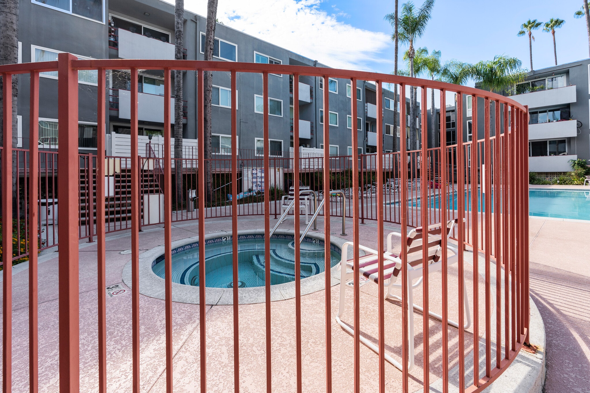 Building Photo - 4915 Tyrone Ave
