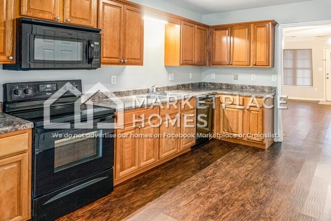 Building Photo - 212 Park Village Cir