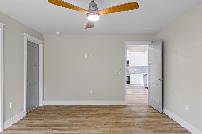 Building Photo - Modern Living Awaits!