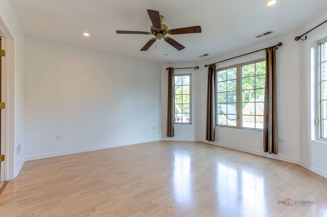 Building Photo - 20772 N William Ave