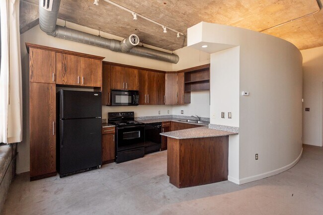 Building Photo - Graphic Arts Lofts
