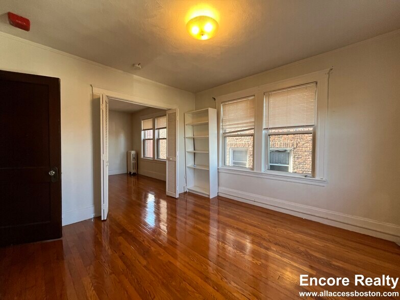 Building Photo - 157 Summer St