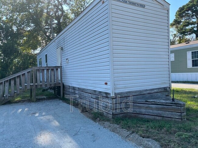 Primary Photo - 166 Lakeside Ln