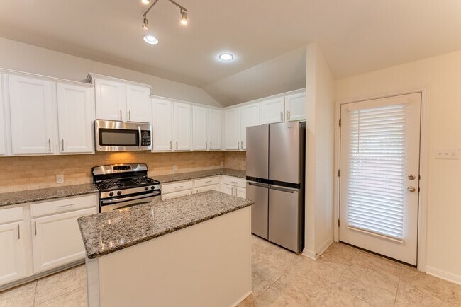 Building Photo - 448 Bottle Brush Dr