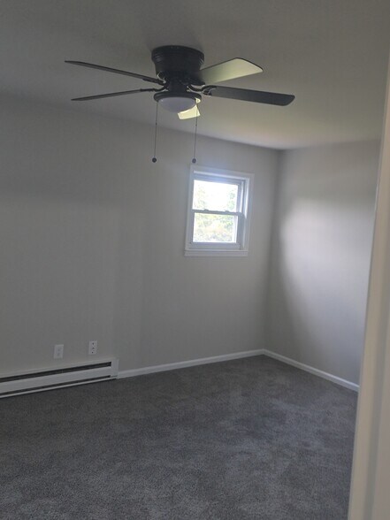 Building Photo - 211 10th Ave