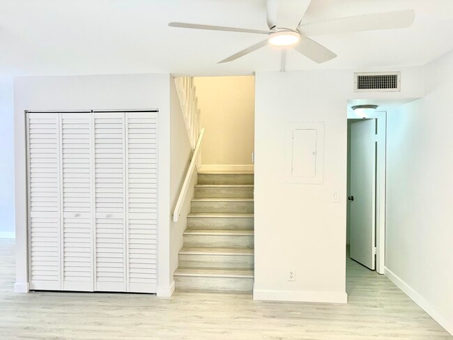 Building Photo - 1820 San Juan Dr