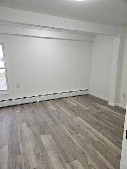 Building Photo - 120 Henry St