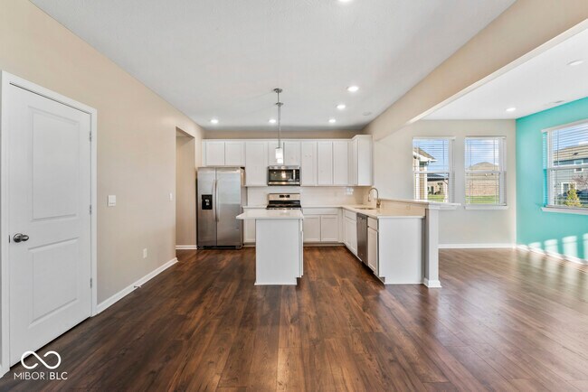 Building Photo - 6874 Nottingham Ln