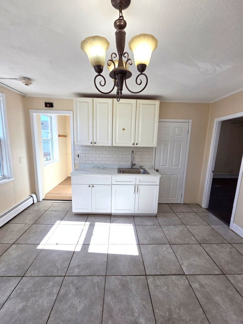 Building Photo - 184-186-186 Allston St