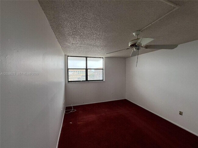 Building Photo - 920 NE 169th St