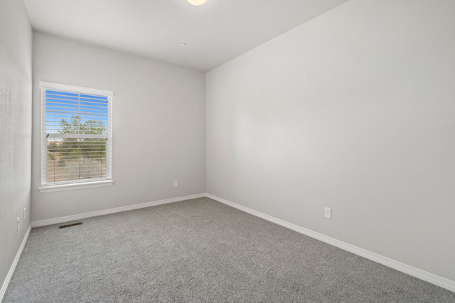 Building Photo - Amazing 3 bedroom Townhouse in Central For...