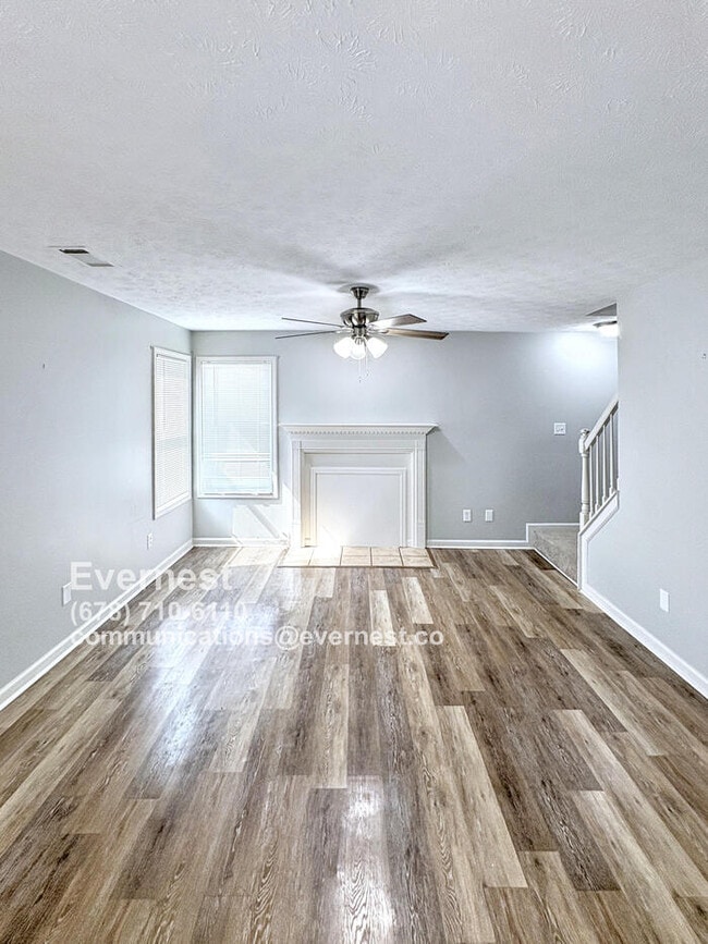Building Photo - 1605 Brook Ln