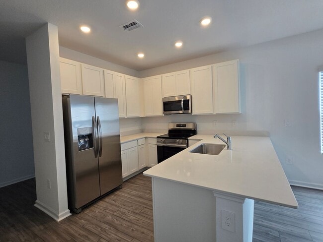 Building Photo - 3 bedroom 2.5 Bath in Tara Baywood