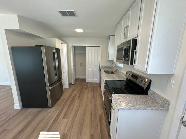 Building Photo - 3111 W Spruce St