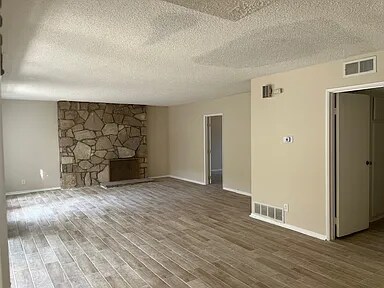 Building Photo - 471 W Duarte Rd