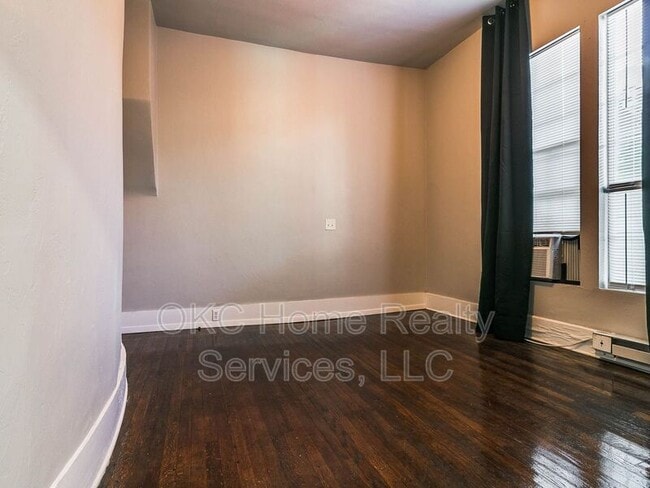 Building Photo - 1740 NW 11th St