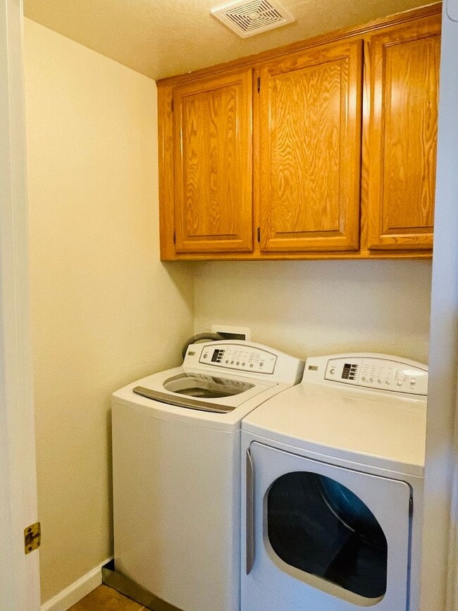 Building Photo - 5106 Camanche Way