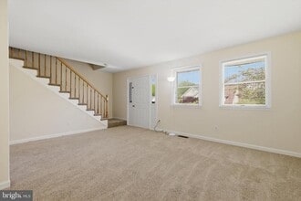 Building Photo - 9530 Hallhurst Rd