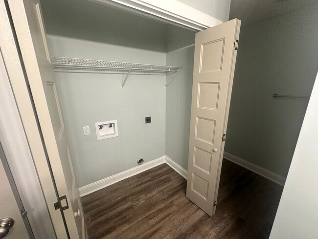 Building Photo - 2 Bedroom 1 Bath  Duplex in Hahira