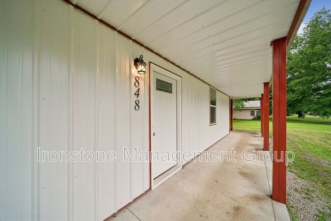 Building Photo - 212 W Jackson Ave
