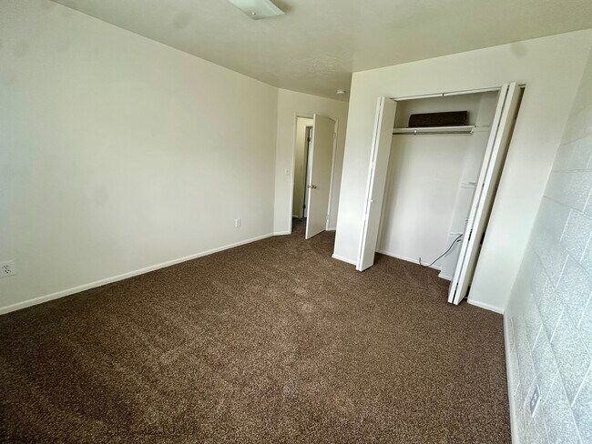 Building Photo - Kaysville #1