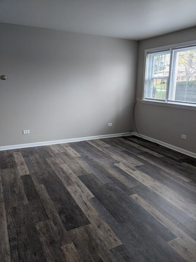Building Photo - 620 Kungs Way