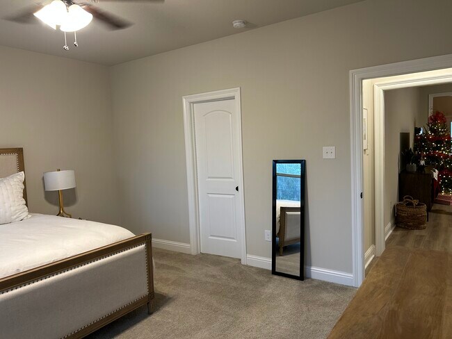 Master bedroom - 7157 Kenilworth Crossing Ave