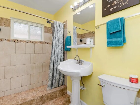 Building Photo - 4388 Bellflower Dr
