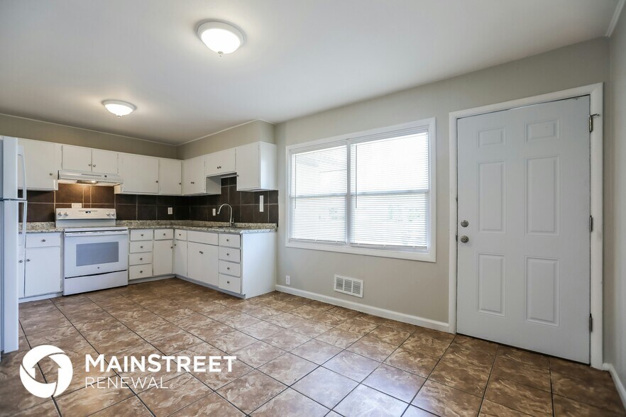 Building Photo - 7309 E 108th Dr