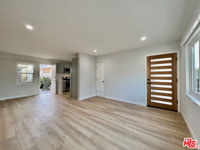 Building Photo - 11700 Dorothy St