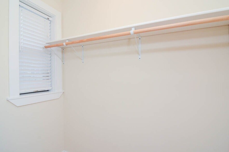 Building Photo - 4551 N Damen