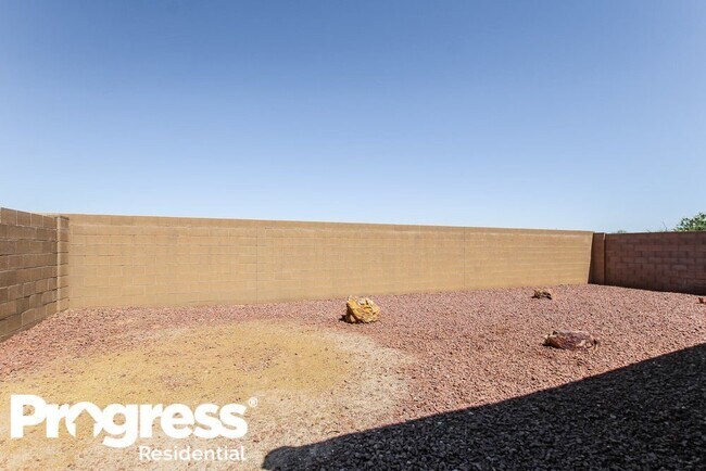 Building Photo - 15558 W Laurel Ln