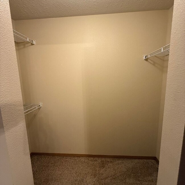 Building Photo - 3 bedroom 2 bath home in Willard School District