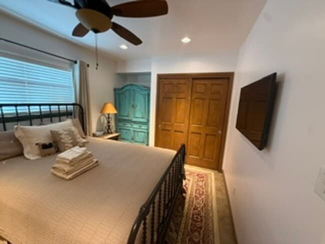 Building Photo - 2160 Calle de Arroyo