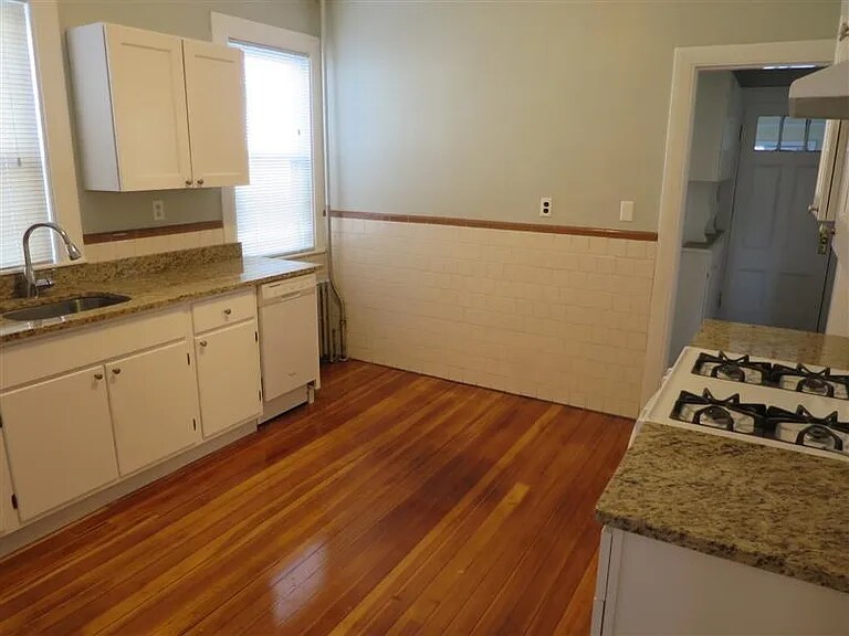 Building Photo - 106 Highland Ave
