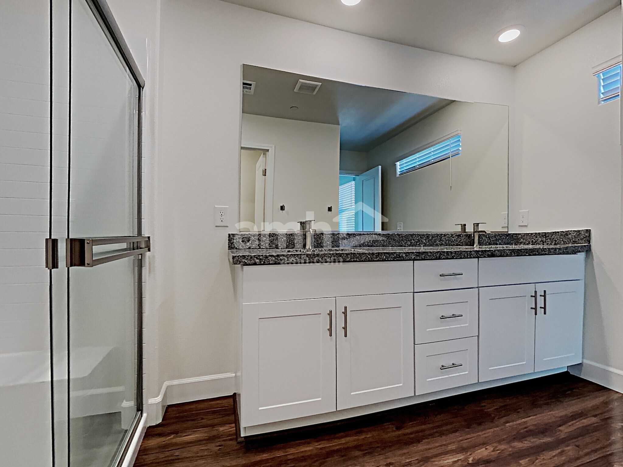 Building Photo - 9617 Harkes Dr