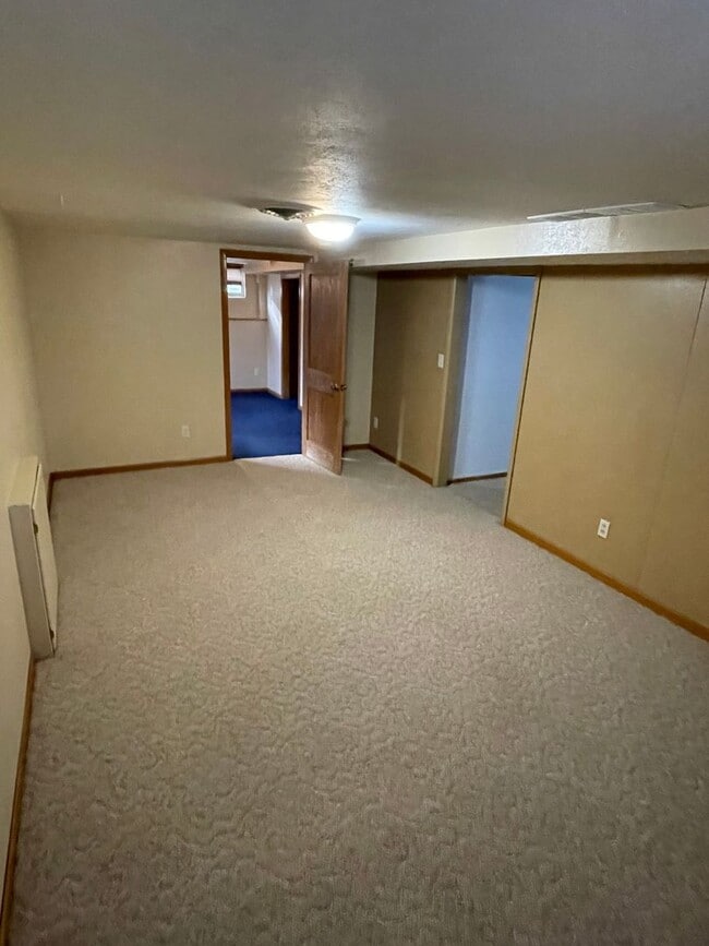 Building Photo - West Side 3 bedroom, 2 bathroom home for rent