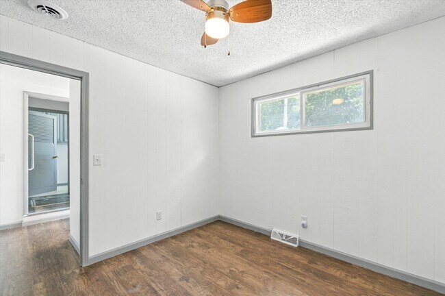 Building Photo - 18077 Martinsville Rd