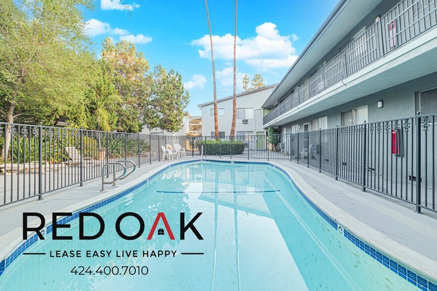 Building Photo - 12737 Moorpark St