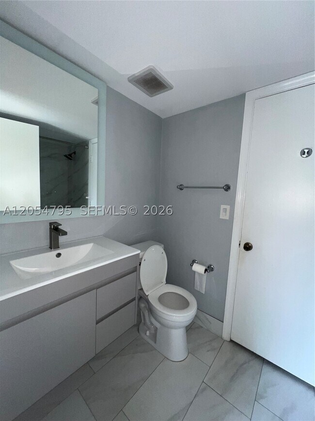 Building Photo - 5801 Riverside Dr