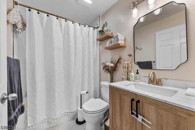 Building Photo - 9 Ruby Ct