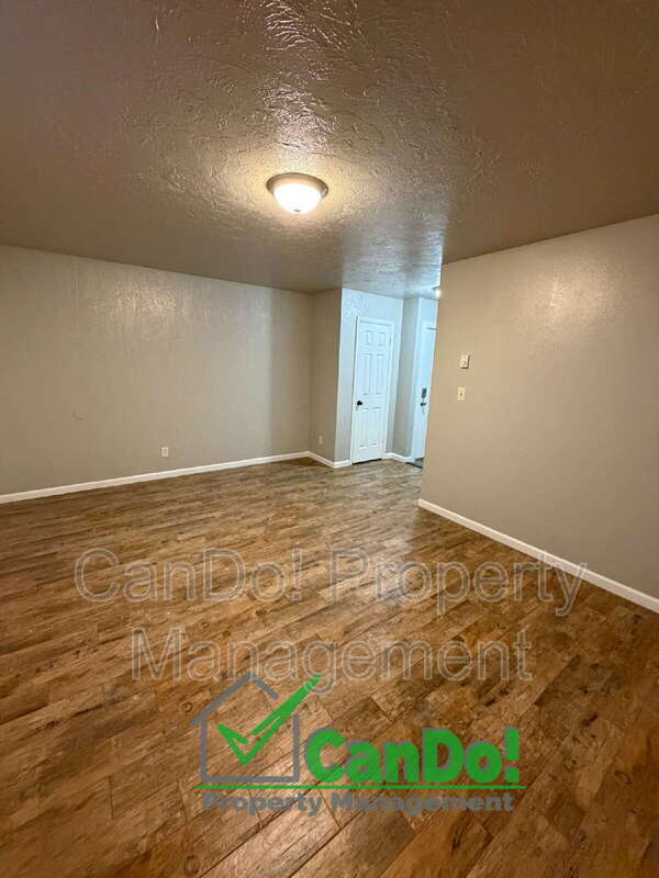 Building Photo - 225 Carol Dr