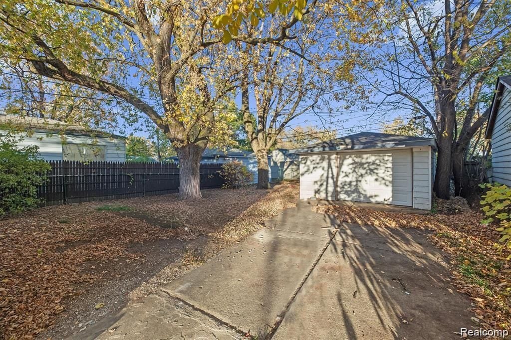 Building Photo - 5749 Detroit St