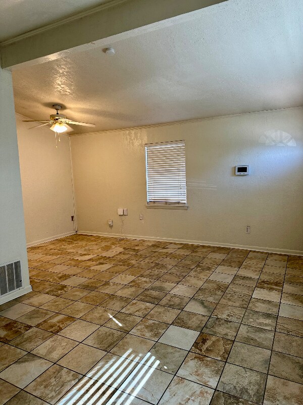 Building Photo - 4031 NW Lindy Ave