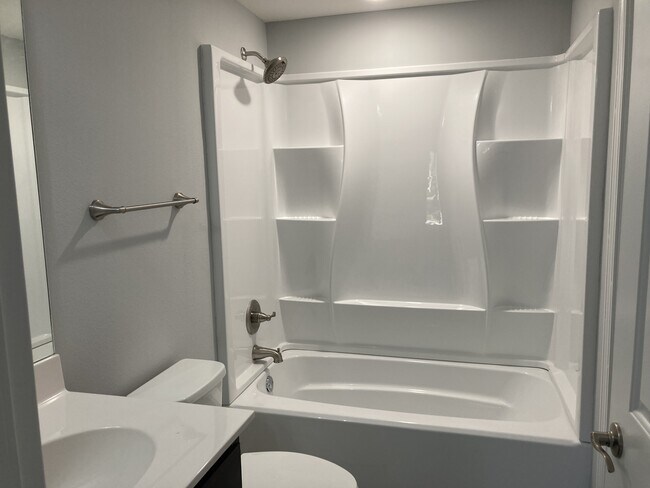 Building Photo - 719 Cypress Dr