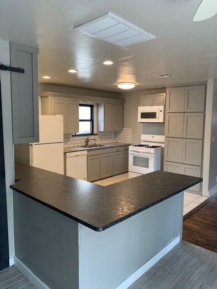 Building Photo - 1380 Classen Blvd