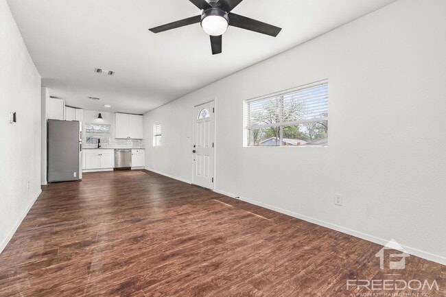 Building Photo - 1824 Katy St